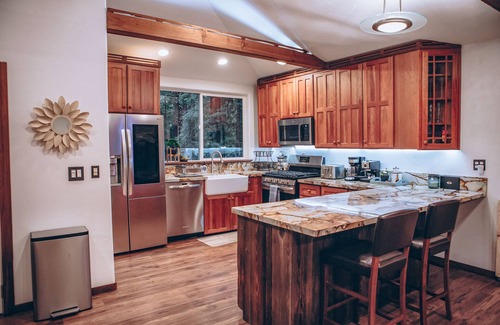 Boulder Creek Cabina | Mountain cabin w/king suite in the Redwoods of the Santa Cruz Mountains