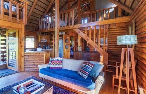 Wolseley Cabina | Mountain Cabin