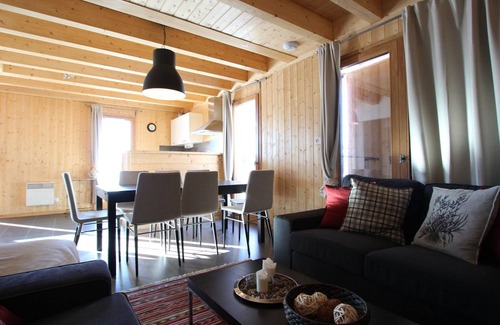 Chamrousse Chalet De Esquí | Chalet adosado en 3 niveles para 8 personas, orientación suroeste, mascota permitida