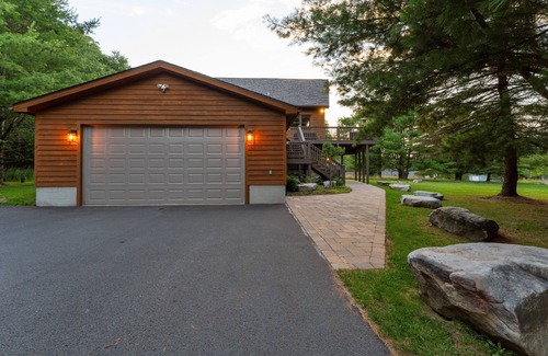 Thayerville Chalet De Esquí | Mountain Chalet with Hot Tub, Fireplaces, and Fire Pit