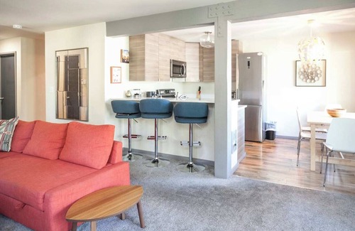 Alpine Meadows Condominio | Mountain Chic Condo | Near Alpine Meadows