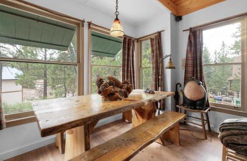 Boulder Bay Casa | Mountain Cottage - Hot Tub! Walk to Lake and National Forest Hiking Trails