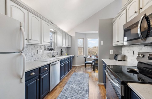 Boone Cabaña | Mountain Cottage on Ski Slopes