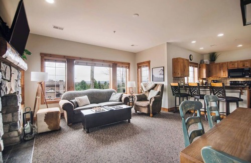 Boyne Falls Casa | This house is a 2 bedroom(s), 2 bathrooms, located in Boyne Falls, MI.