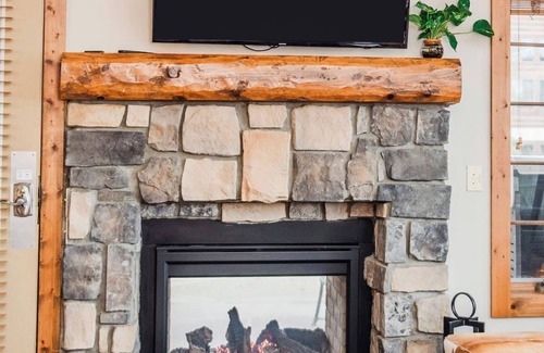 Boyne Falls Casa | This house is a 2 bedroom(s), 2 bathrooms, located in Boyne Falls, MI.