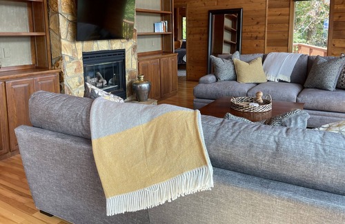 Andrews Casa | Mountain Dream Home with Breathtaking View, Swimming Pool and Hot Tub