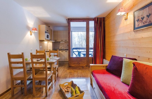 Brides-les-Bains Apartamento | Escapada a la montaña con piscina