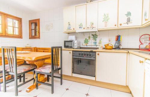 Fiscal Chalet De Esquí | Mountain Escape for Families & Friends in Pyrenees
