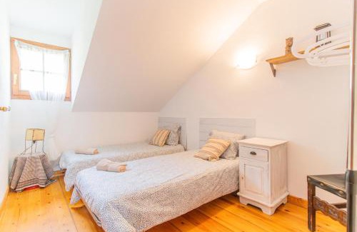 Fiscal Chalet De Esquí | Mountain Escape for Families & Friends in Pyrenees