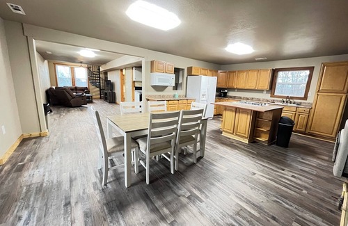 Kingston Casa | Mountain Escape - near Wilderness Rider Buffalo Ranch and Sweden Creek Falls