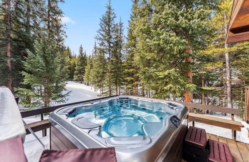Blue River Casa | Mountain Escape with Hot Tub and Lounge Area