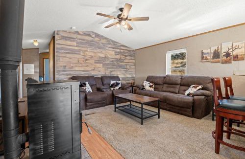 Canon City Casa | Mountain Farm Stay, Alpacas and Views, Royal Gorge 15min