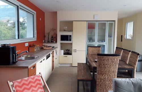 Brison-Saint-Innocent Apartamento | Cabaña con piscina en el lago de montaña con jacuzzi
