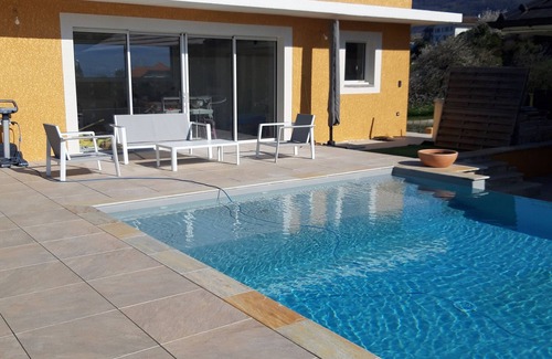 Brison-Saint-Innocent Apartamento | Cabaña con piscina en el lago de montaña con jacuzzi