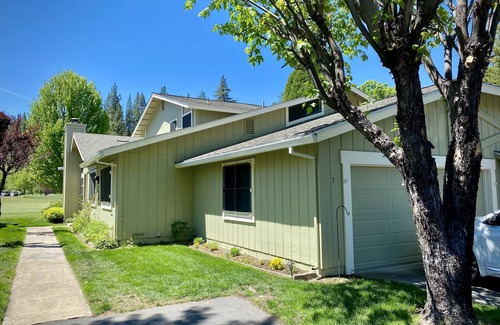 Plumas Eureka Estates Condominio | MOUNTAIN FUN RIGHT ON THE GOLF COURSE!