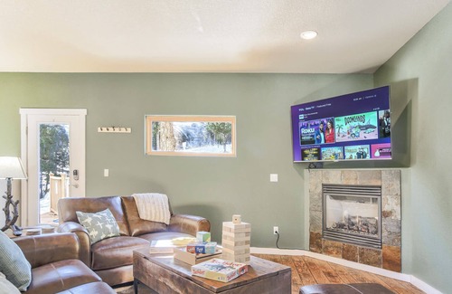 Cascade-Chipita Park Casa | Mountain Getaway with HotTub, Ping Pong, Gym