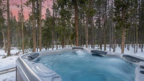 Forest Hills Casa | Mountain Gate