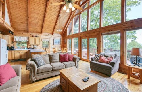 Waynesville Casa | Mountain Gem by AvantStay Incredible Views