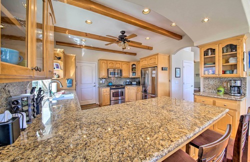 Lake Arrowhead Cabina | Mountain Gem w/ Game Room, 5 Mi to Lake Arrowhead!
