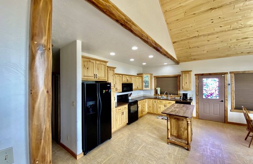 Alpine Village Casa | Mountain Getaway Summer Escape