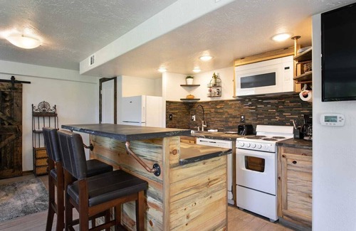 Black Hawk Casa | Mountain guest suite w/creekside sauna, patio, & fire pit. Casinos nearby!