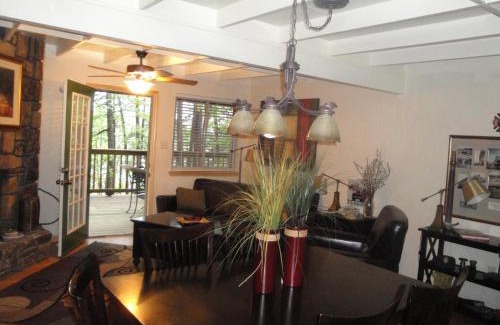 Mount Ida Casa | Mountain Harbor Forest View Lodge cottage