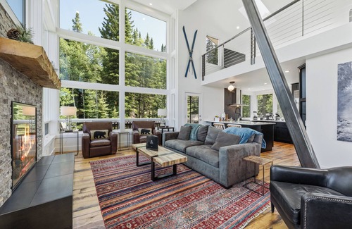 Homestead Hills Casa | Mountain Haus . Fire Pit - Hot Tub . Views