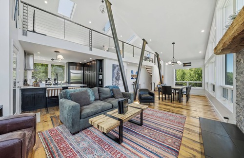Homestead Hills Casa | Mountain Haus . Fire Pit - Hot Tub . Views