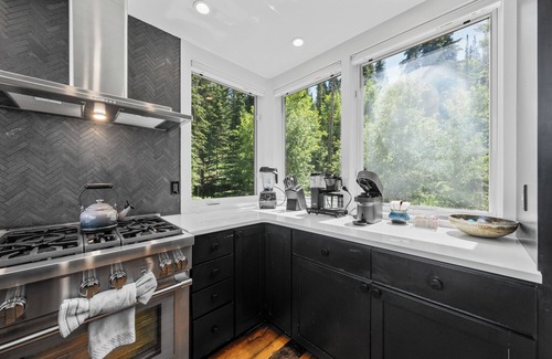 Homestead Hills Casa | Mountain Haus . Fire Pit - Hot Tub . Views