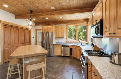 Durango Casa | Mountain Home on 5 Acres - 10 Min to DGO - Views/Deck/Pool & Ping Pong Table