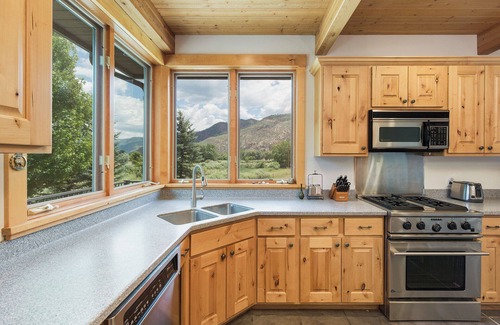 Durango Casa | Mountain Home on 5 Acres - 10 Min to DGO - Views/Deck/Pool & Ping Pong Table