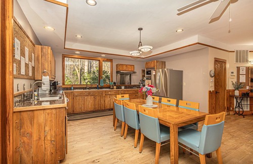 Whittier Casa | Mountain Home | Sleeps 18 | Golf | Community Pool