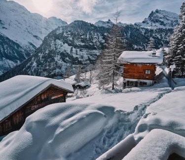 Gimmelwald Hostal | Mountain Hostel Gimmelwald