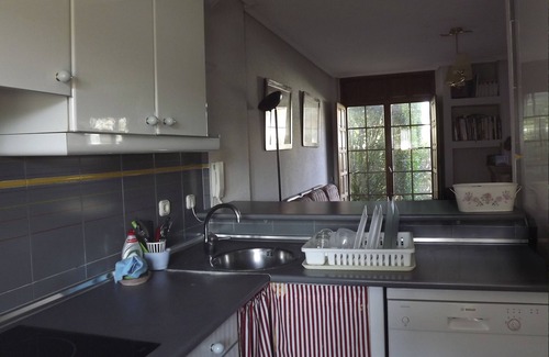Somo Chalet De Esquí | Casa montañesa con piscina, jardín con BBQ y playa de surf en Somo a 5 min