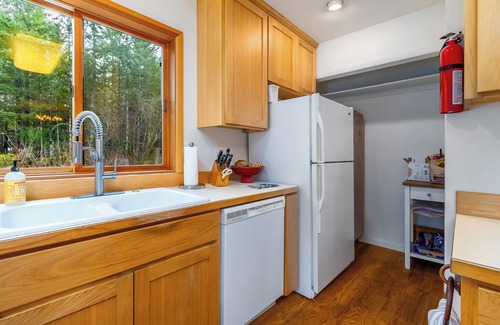 Packwood Casa | Mountain House - Hot tub, AC, Privacy