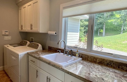 Piper Gap Casa | Mountain House located on Blue Ridge Parkway