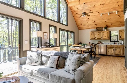 Unaka Casa | MOUNTAIN HOUSE ON THE LAKE - Lagniappe on the lake