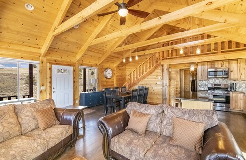 Angel Fire Casa | Mountain House Sleeps 18+ Mins to Ski, Hike, Golf, Fish; Generator