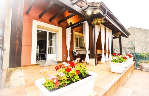 Suances Chalet De Esquí | Casa montañesa para disfrutar con tu familia. WIFI