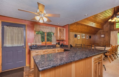 Oakland Cabina | Mountain House