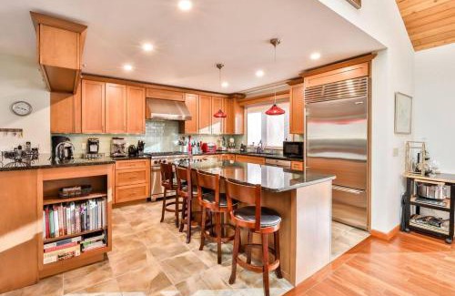 Maplecrest Apartamento | Mountain house w/stunning views & gourmet kitchen