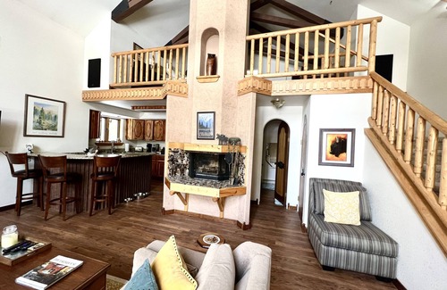 Valley of the Sun Casa | Mountain House-Work and Play-23 miles to Breck-Pet Friendly!