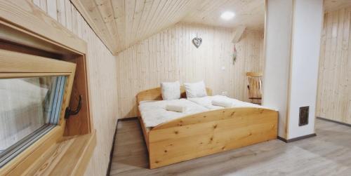Trzic Cabina | Mountain hut Dom pod Storžičem