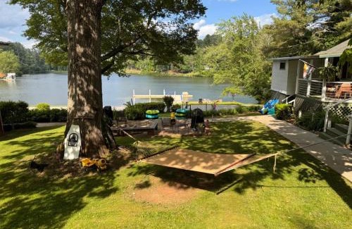 Valley Hill Apartamento | Mountain Lake Cottages