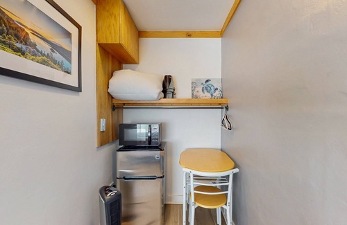 Kings Beach Chalet De Esquí | Mountain lakeview hotel, family-friendly with golf, skiing, WiFi, & Netflix