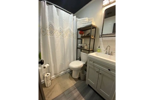 Hattiesburg Cabina | Mountain Laurel Cabin on Creek