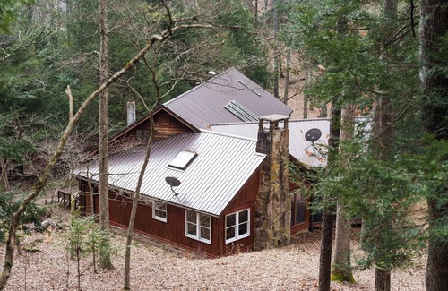 South Bloomingville Cabina | Mountain Lodge Hocking Hills 60 Acre Retreat!