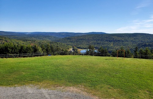 Snowshoe Condominio | Mountain Lodge 162 | Ski-in / Out | Vista del monte | Pvt Parking