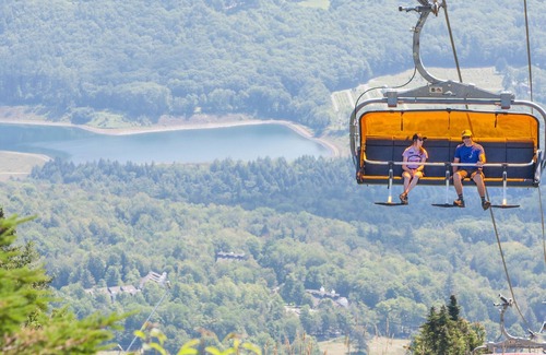 Ludlow Condominio | Mountain Lodge At Okemo-1br Newly Renovated 1 Bedroom Condo by RedAwning