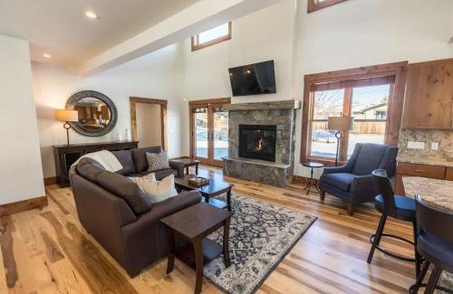 Basalt Casa | Mountain Lodge Oasis w Hot Tub-Rio Grande Trail